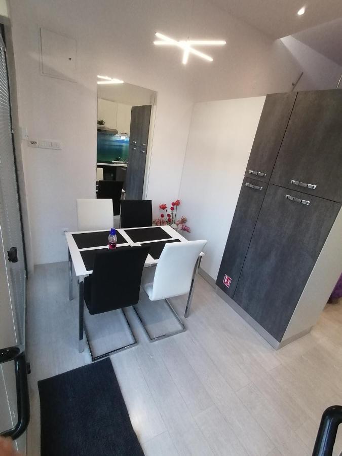 Apartment Rose By The Beach & Tennis Courts Σπλιτ Εξωτερικό φωτογραφία